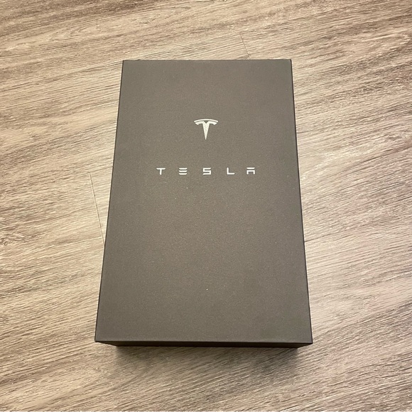 Brand New RARE Tesla Decanter With Stand - Picture 2 of 7